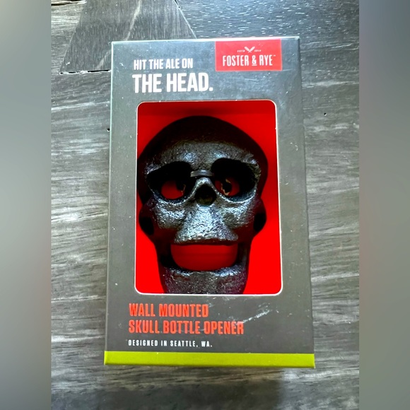 NIB Wall-Mounted Skull Bottle Opener! Cast Iron - Picture 1 of 3